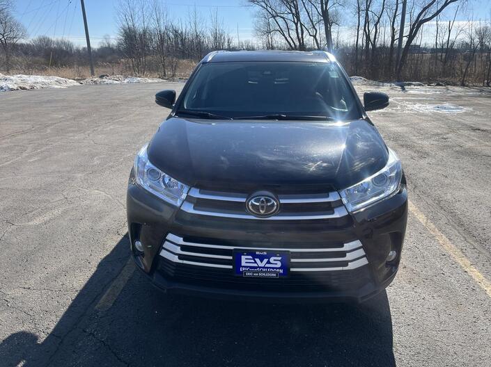 2019 Toyota Highlander XLE AWD V6 w/Sunroof Nav HeatedLeatherSeats Milwaukee WI